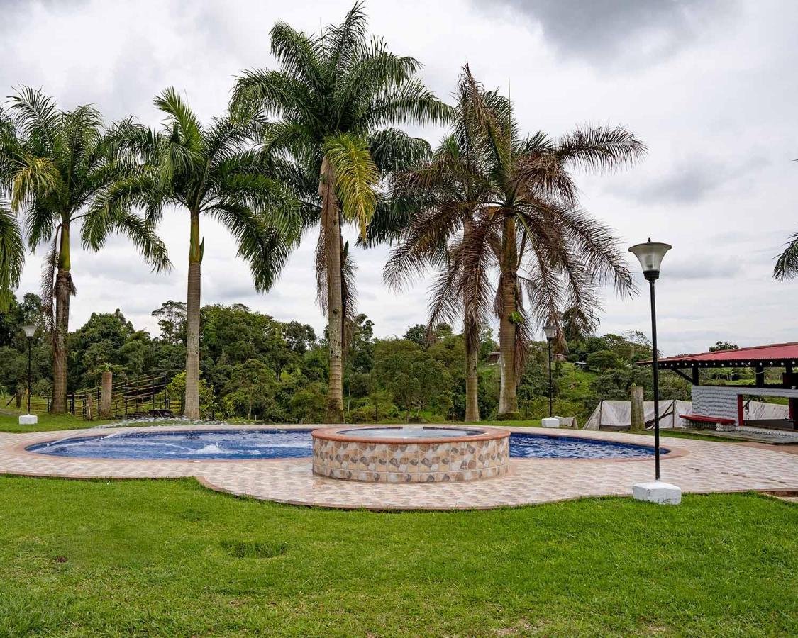 Hotel Rancho Chihuahua Filandia Exteriér fotografie